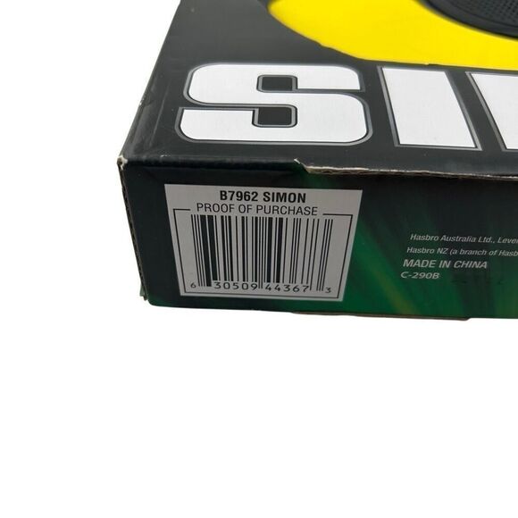 Simon Hasbro Classic Memory Electronic Game Ages 8+ NEW - Picture 5 of 6